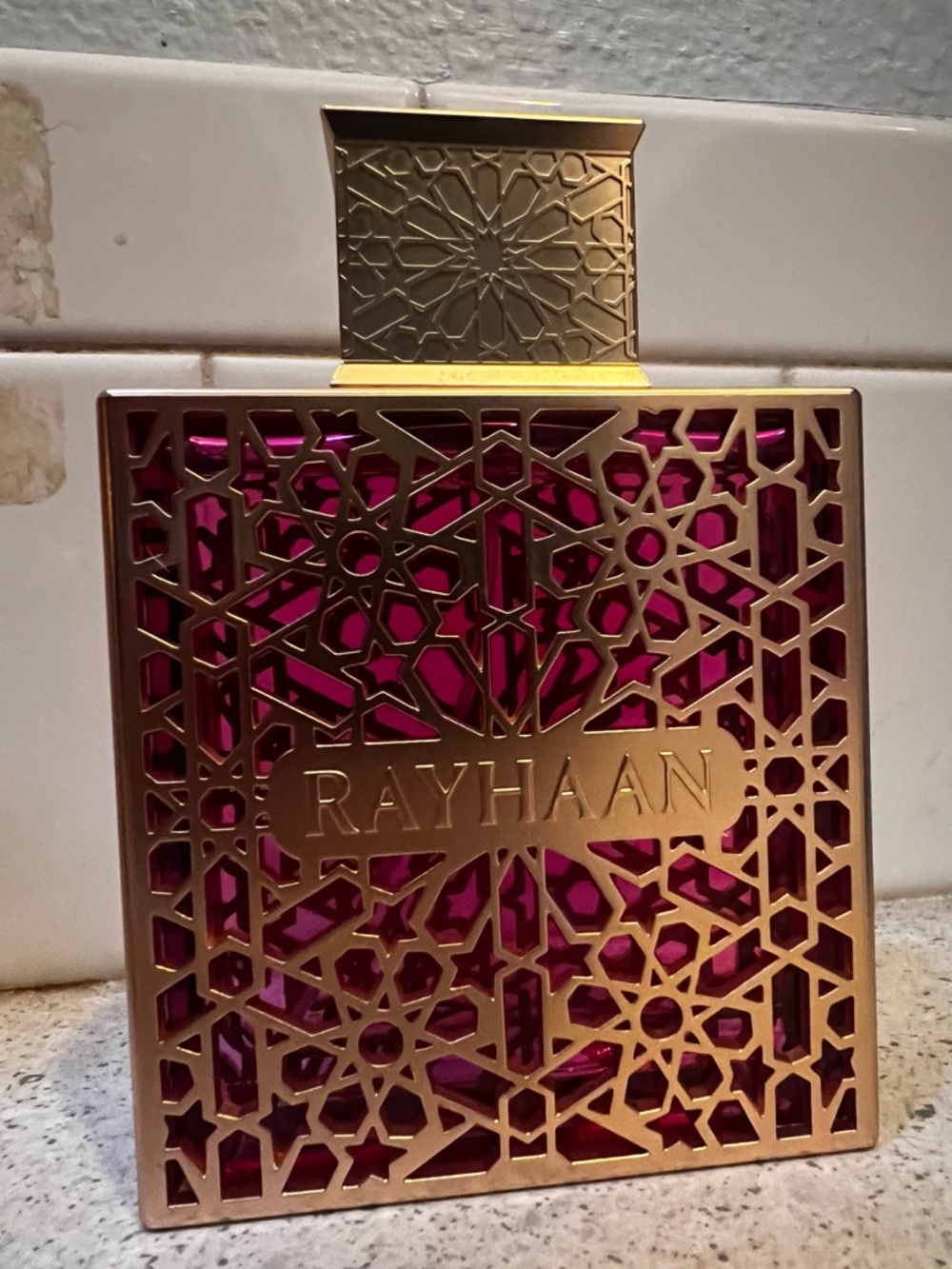 RAYHAAN Kiss Eau De Perfume Bottle - Gold Filigree with Magenta Glass - Picture 2 of 2
